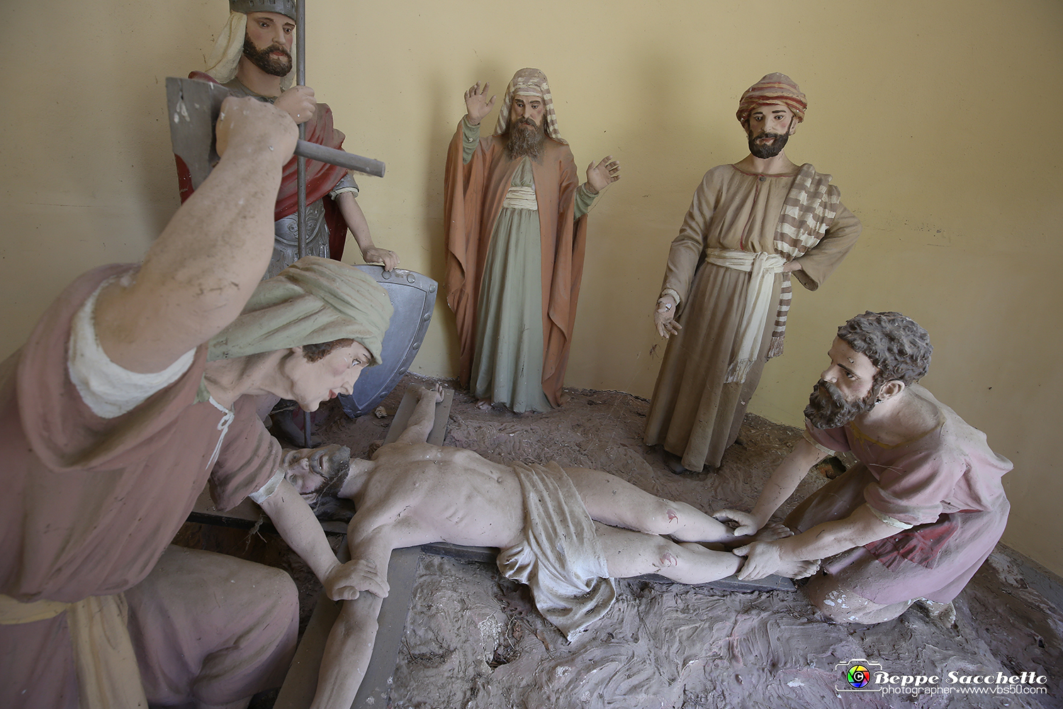 VBS_6765 - I Piloni della Via Crucis del Sacro Monte di Montà d'Alba.jpg